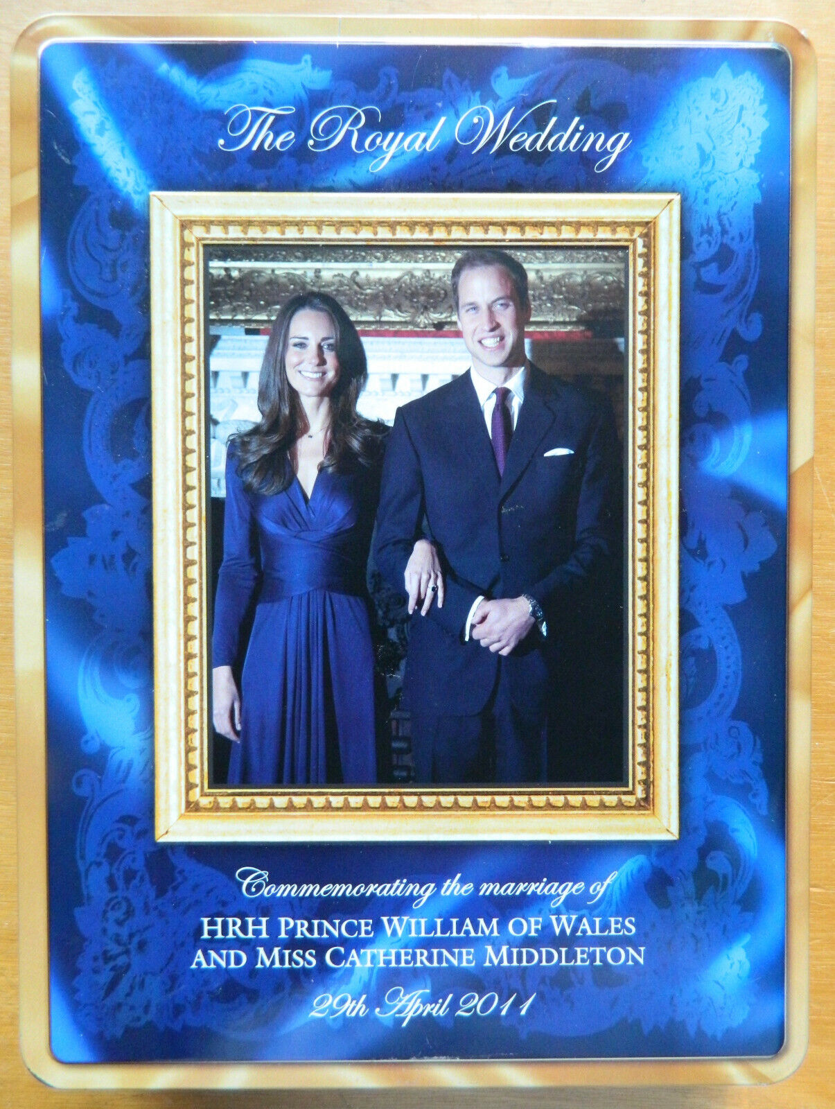 Walkers Shortbread Collector Tin Hrh Prince William & Catherine Middleton 2011