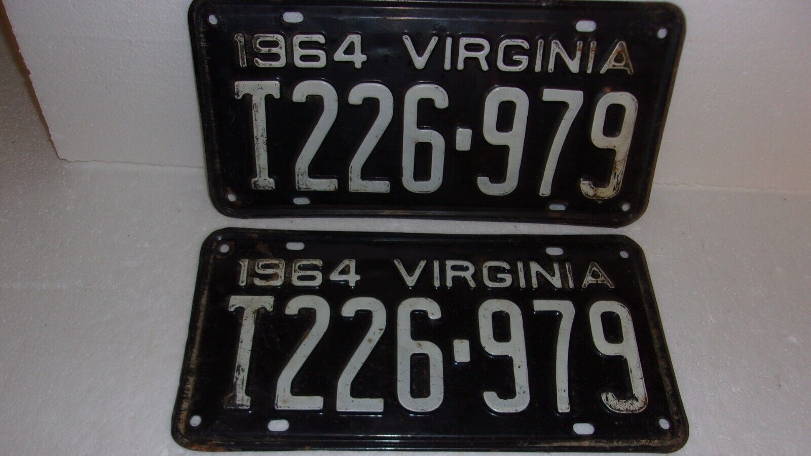 1964 Virginia Truck License Plate Pair !
