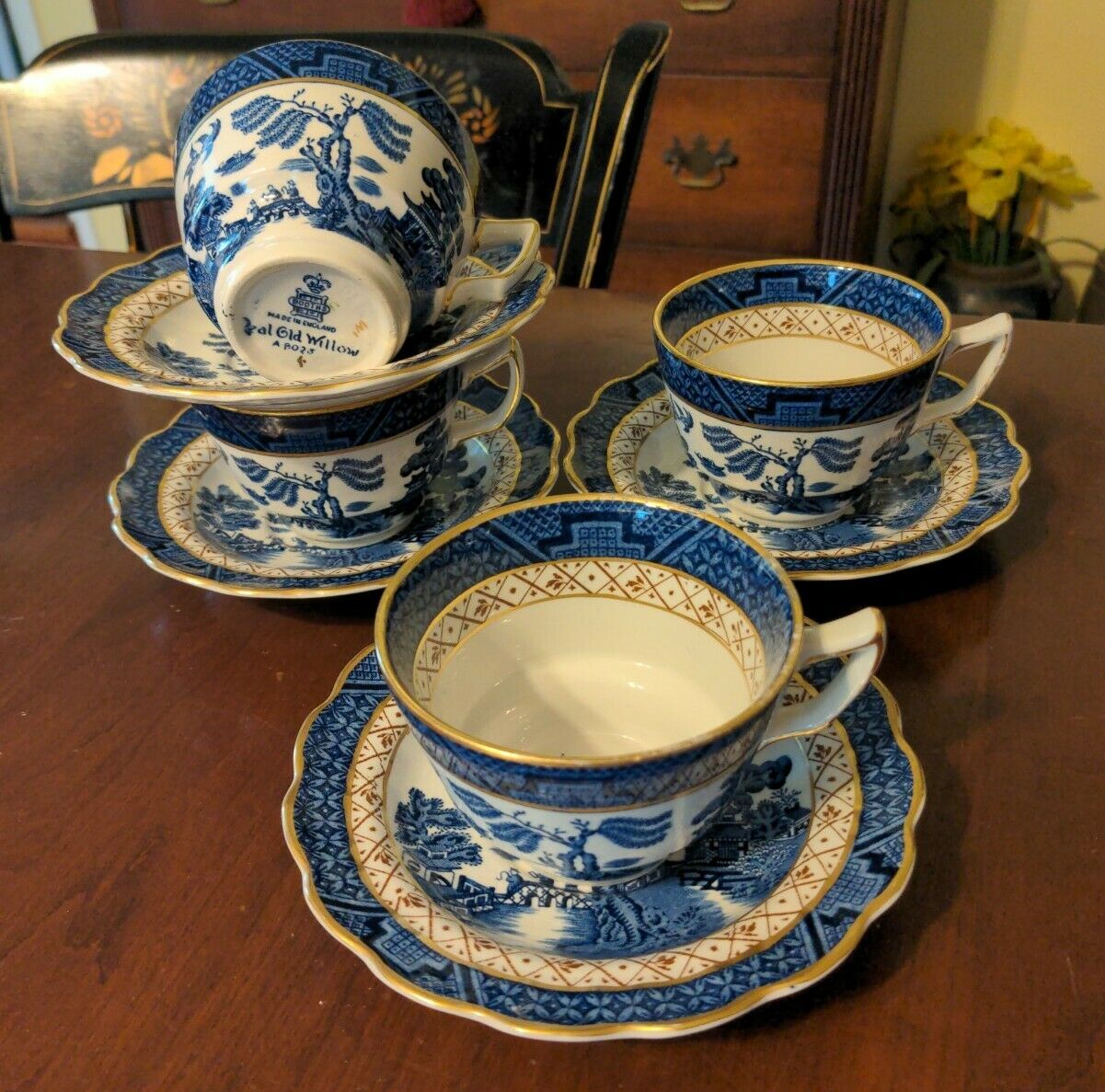 4 Sets Booths Real Old Willow A8025 Cups & Saucers Blue Transferware Gold Gilt B